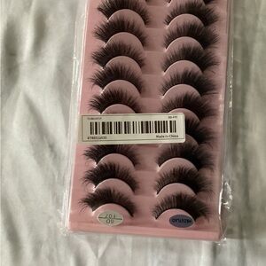 (Set 10 Pairs) of  6 D Faux Eyelashes